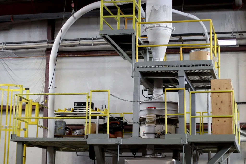 The cryogenic grinding line