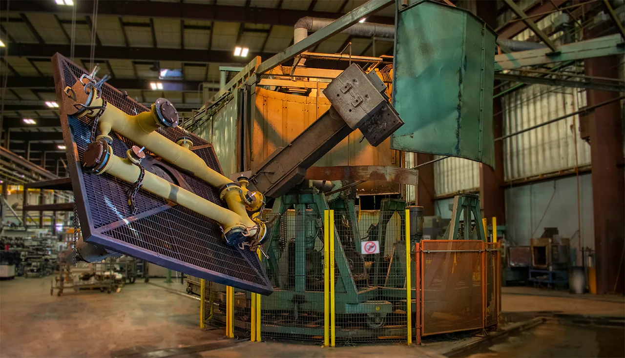 The rotational lining machine arm